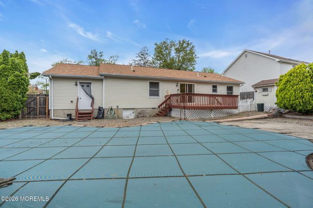 325 Spar Avenue, Beachwood, NJ 08722