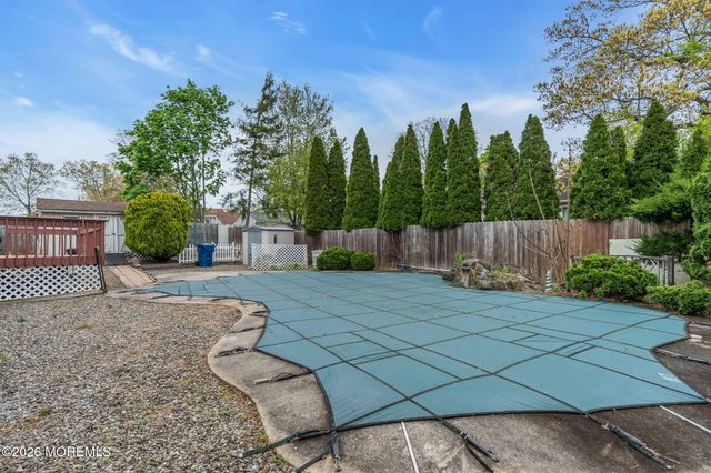 325 Spar Avenue, Beachwood, NJ 08722
