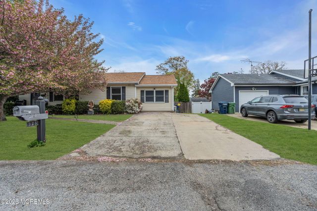 325 Spar Avenue, Beachwood, NJ 08722