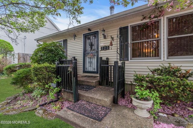 325 Spar Avenue, Beachwood, NJ 08722