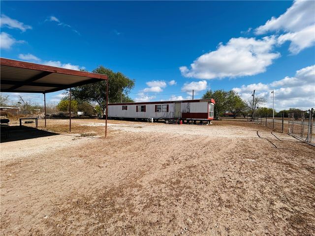 127 county road 3201, Alice, TX 78332