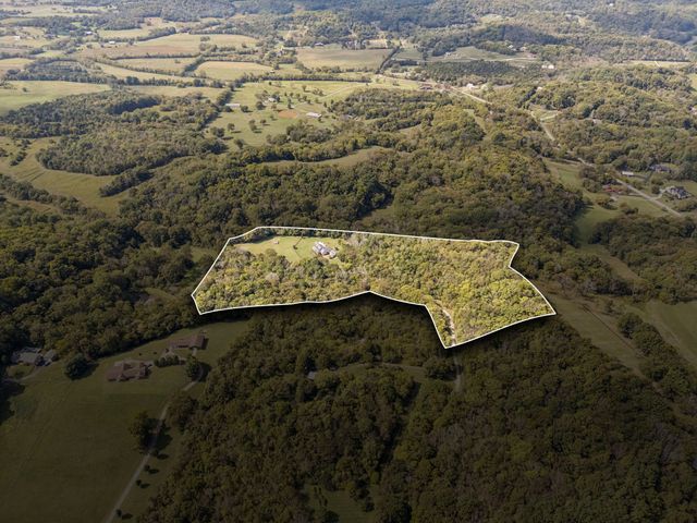 1909 Dr Robinson Rd, Spring Hill, TN 37174