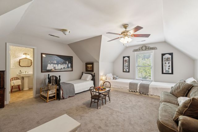 1909 Dr Robinson Rd, Spring Hill, TN 37174