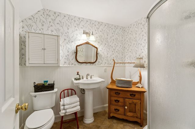 1909 Dr Robinson Rd, Spring Hill, TN 37174