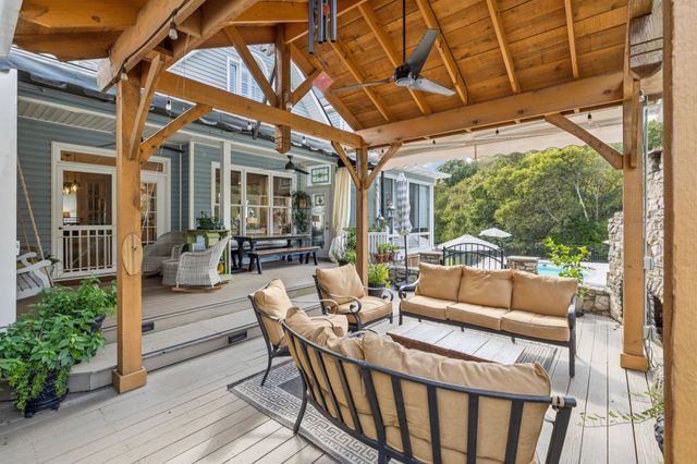 1909 Dr Robinson Rd, Spring Hill, TN 37174