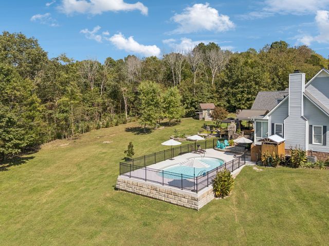 1909 Dr Robinson Rd, Spring Hill, TN 37174