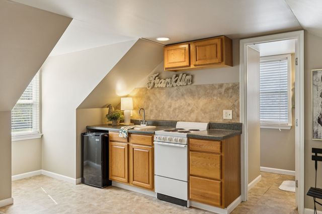 1909 Dr Robinson Rd, Spring Hill, TN 37174