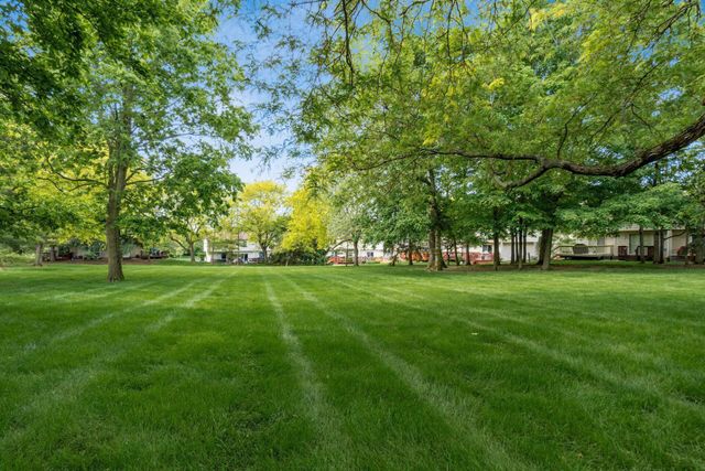493 Foxtrail Circle E, Westerville, OH 43081