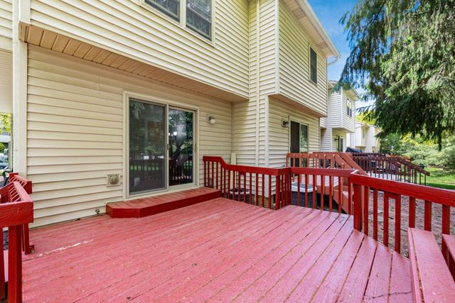 493 Foxtrail Circle E, Westerville, OH 43081