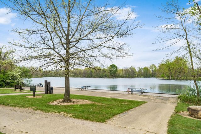 493 Foxtrail Circle E, Westerville, OH 43081