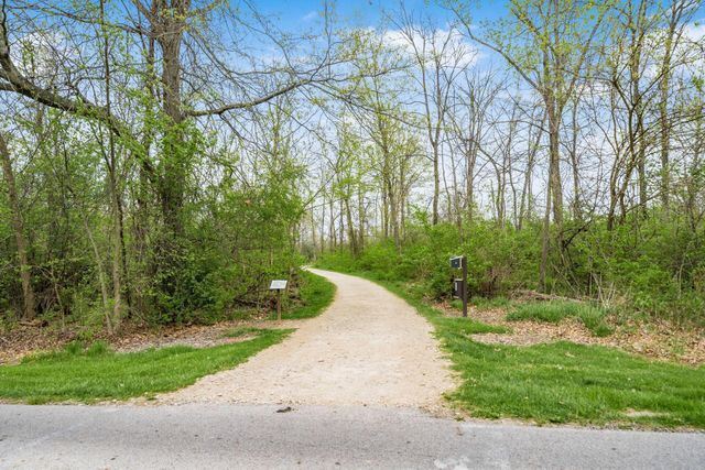 493 Foxtrail Circle E, Westerville, OH 43081