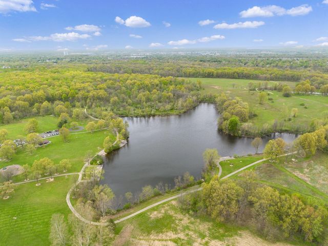493 Foxtrail Circle E, Westerville, OH 43081