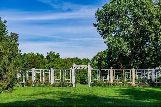 493 Foxtrail Circle E, Westerville, OH 43081