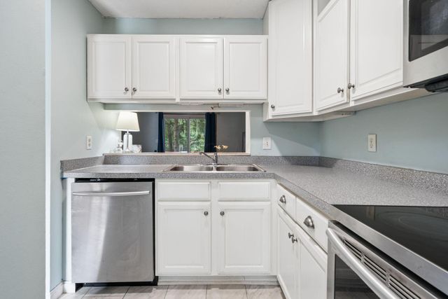 493 Foxtrail Circle E, Westerville, OH 43081