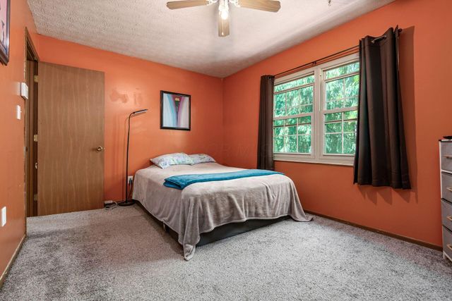 493 Foxtrail Circle E, Westerville, OH 43081