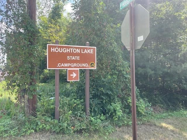 12320 E Houghton Lake Drive, Houghton Lake, MI 48629