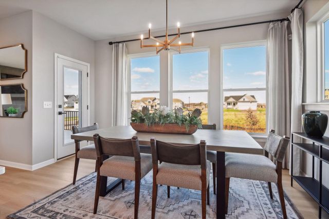 1542 Philipp Way, Shakopee, MN 55379
