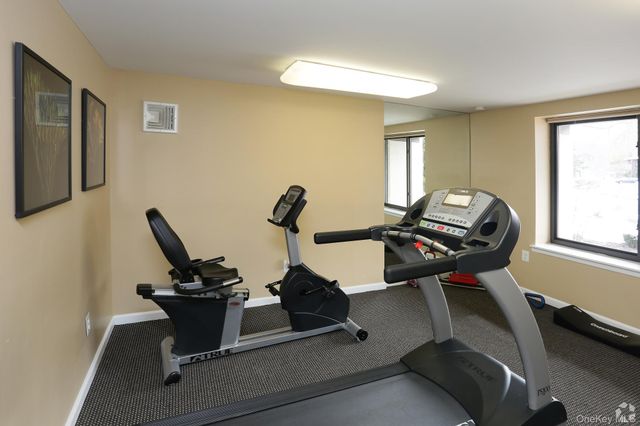 44 Route 25 A 409, Smithtown, NY 11787