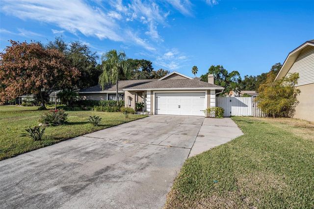 202 RUNNING HORSE ROAD, Seffner, FL 33584
