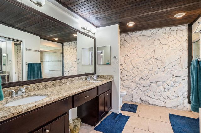 202 RUNNING HORSE ROAD, Seffner, FL 33584