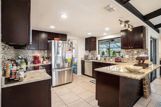 202 RUNNING HORSE ROAD, Seffner, FL 33584