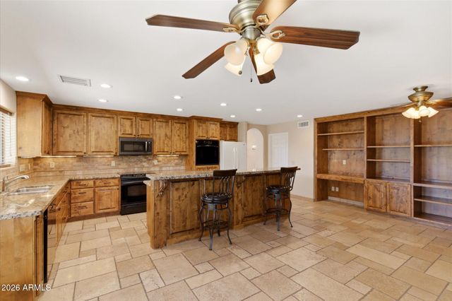 801 E AIRE LIBRE Avenue, Phoenix, AZ 85022