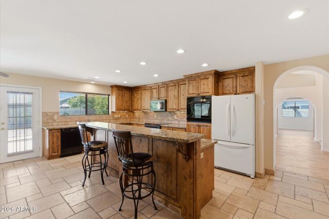 801 E AIRE LIBRE Avenue, Phoenix, AZ 85022