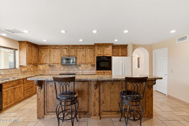 801 E AIRE LIBRE Avenue, Phoenix, AZ 85022