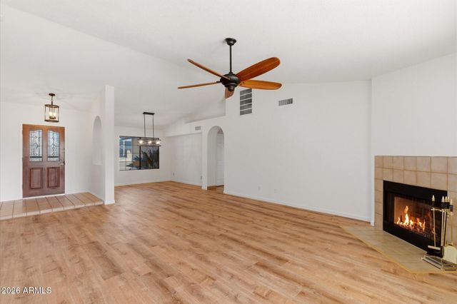 801 E AIRE LIBRE Avenue, Phoenix, AZ 85022