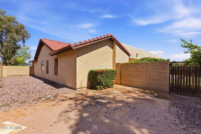 801 E AIRE LIBRE Avenue, Phoenix, AZ 85022