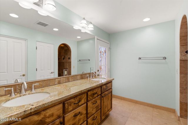 801 E AIRE LIBRE Avenue, Phoenix, AZ 85022