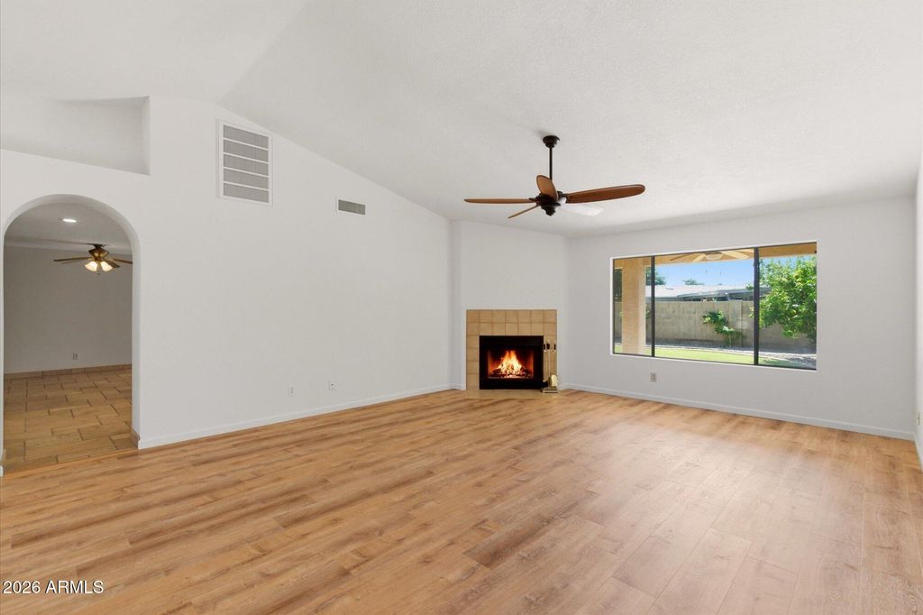 801 E AIRE LIBRE Avenue, Phoenix, AZ 85022