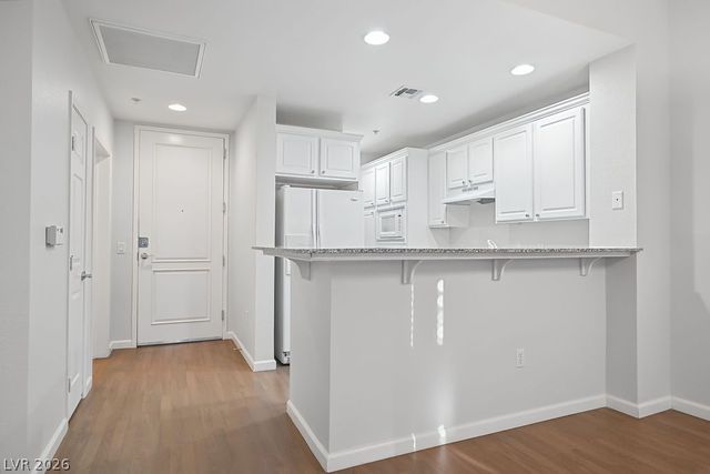 47 East Agate Avenue 301, Las Vegas, NV 89123