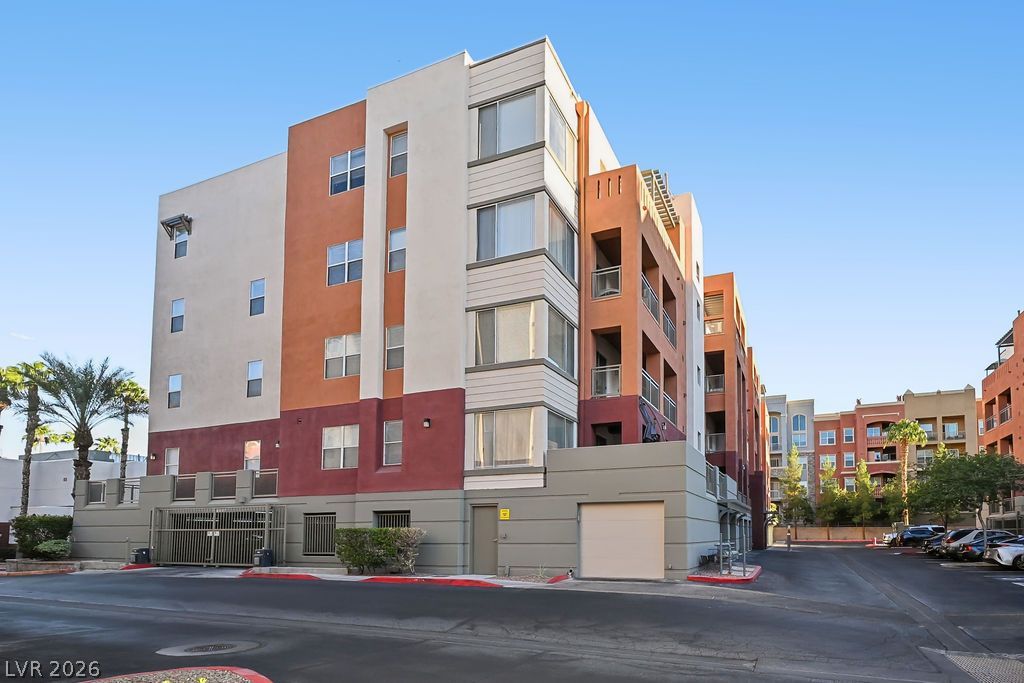 47 East Agate Avenue 301, Las Vegas, NV 89123