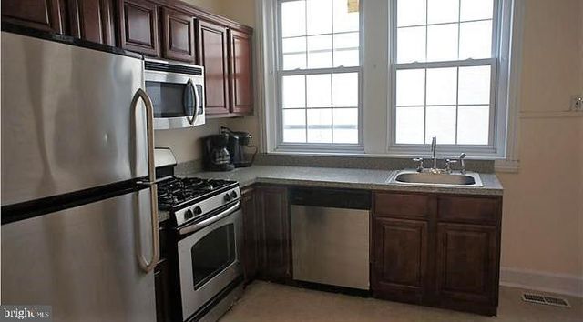 128 JAMESTOWN ST, Philadelphia, PA 19127