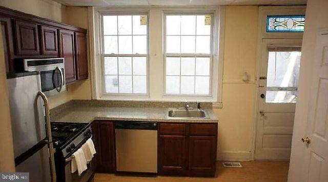 128 JAMESTOWN ST, Philadelphia, PA 19127