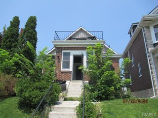 4569 Lewis Place, St Louis, MO 63113