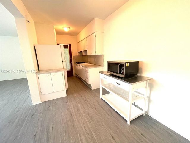 1250 S Alhambra Circle 7, Coral Gables, FL 33146