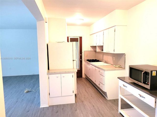 1250 S Alhambra Circle 7, Coral Gables, FL 33146