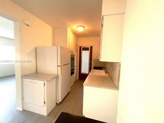 1250 S Alhambra Circle 7, Coral Gables, FL 33146