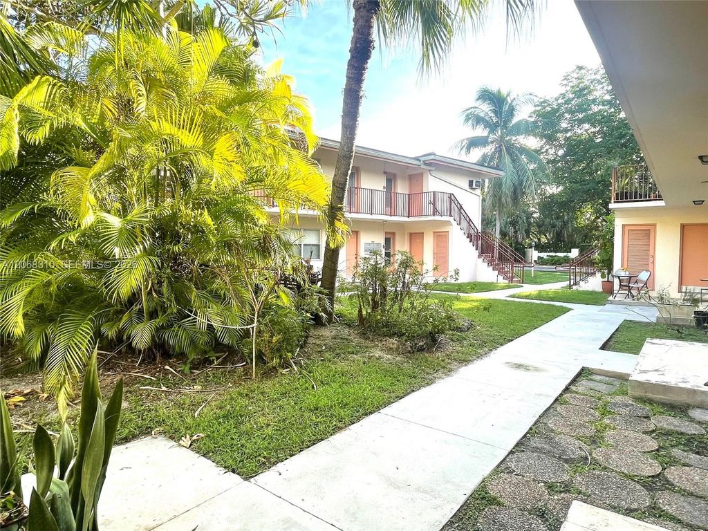 1250 S Alhambra Circle 7, Coral Gables, FL 33146