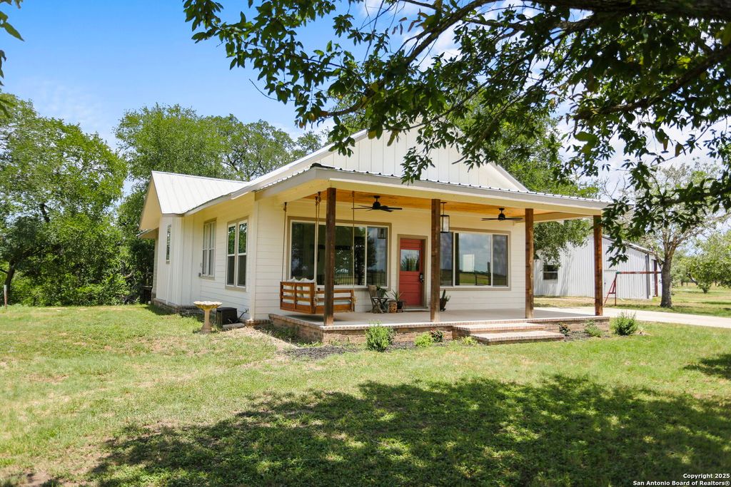 6160 Fm 2538, Marion, TX 78124