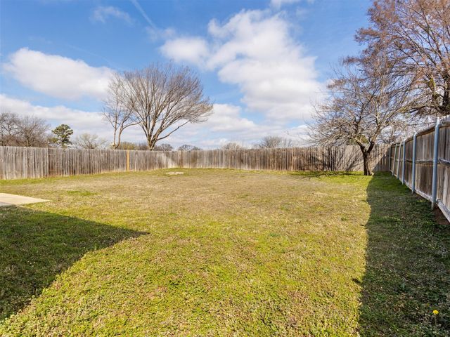 2811 W Washington Street, Denison, TX 75020
