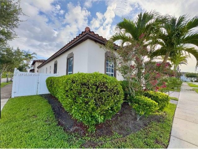 17181 SW 91st St, Miami, FL 33196