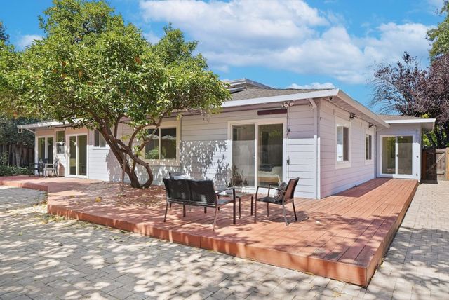 592 Sunnymount Avenue, Sunnyvale, CA 94087