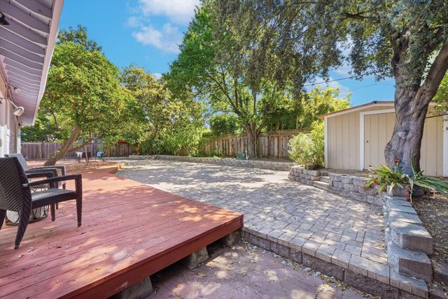 592 Sunnymount Avenue, Sunnyvale, CA 94087
