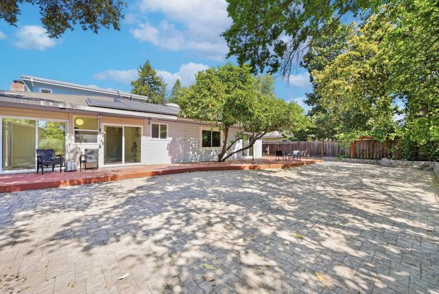 592 Sunnymount Avenue, Sunnyvale, CA 94087