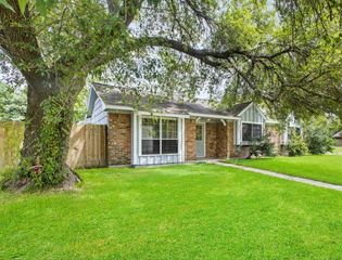 4202 Wuthering Heights Drive, Houston, TX 77045