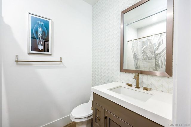 2858 Avella Cir, San Diego, CA 92108