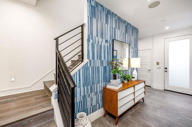 2858 Avella Cir, San Diego, CA 92108
